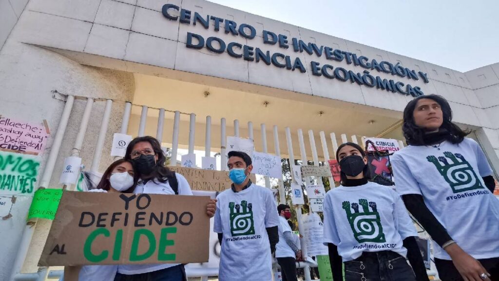 Destituyen a José Romero del CIDE y la SECHTI nombra a Lucero Ibarra Rojas como directora general interina.