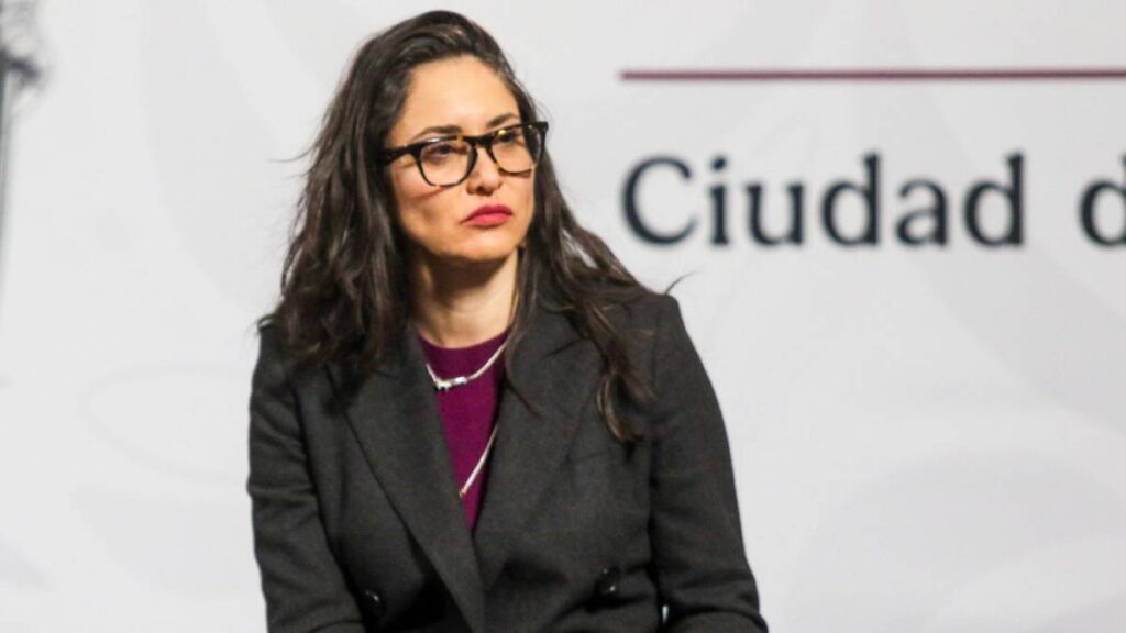 Buscan recuperar cuenta de Claudia Curiel