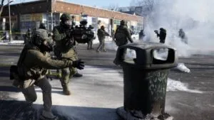 Indignación en Minneapolis: ICE mata a hombre y hay protestas