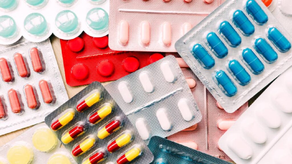 Venden medicinas falsas para la fiebre y gripe: Mejoralito y Contac Ultra, en la lista de Cofepris