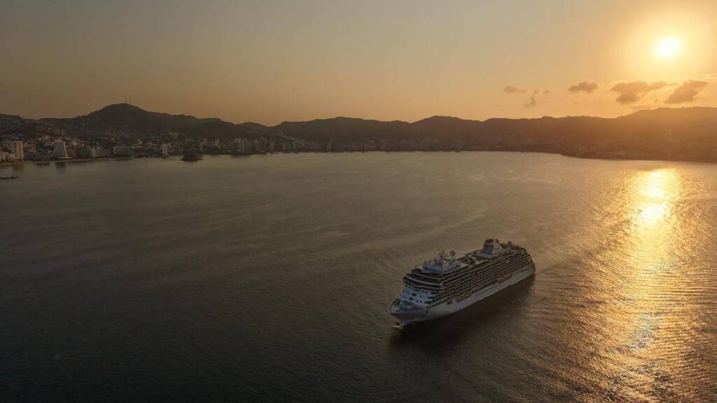 México registró 11.2 millones de pasajeros en cruceros en 2025; Sectur destaca crecimiento y beneficios económicos.