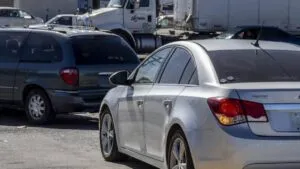 Acusan contrabando de 2.9 millones de autos “chocolate” desde 2022