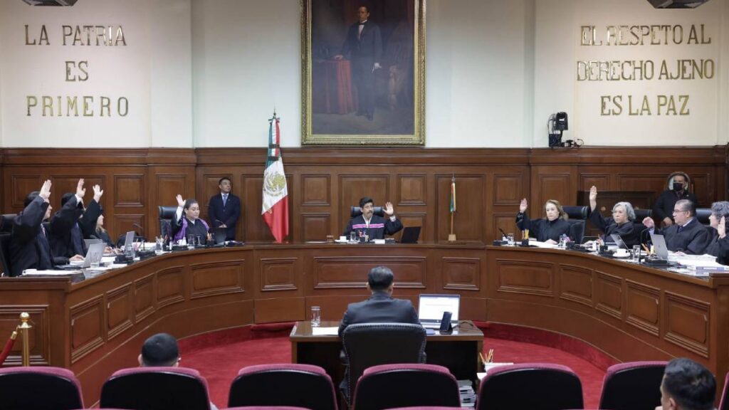 Ministros de la SCJN estrenarán carro.