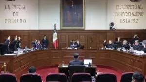 Ministros de la nueva Corte estrenan vehículos "para garantizar seguridad"