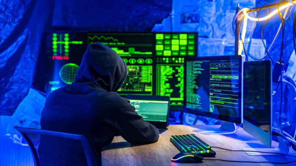 La “dark web” recluta a jóvenes y menores para el cibercrimen con sueldos atractivos