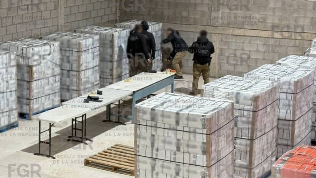 Detienen trailero con 400 kilos de cocaína.