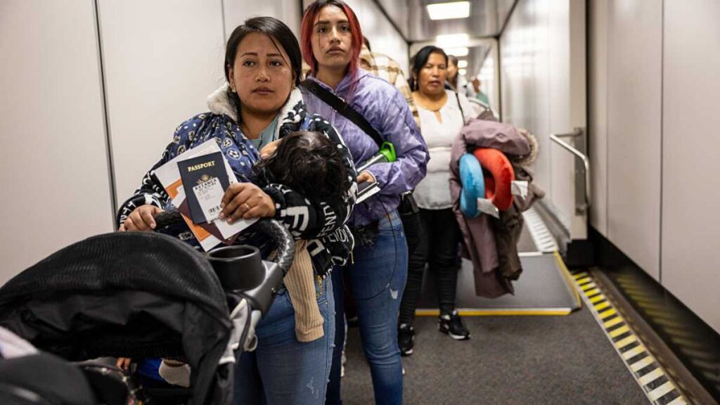 DHS anuncia nuevo monto por deportación voluntaria