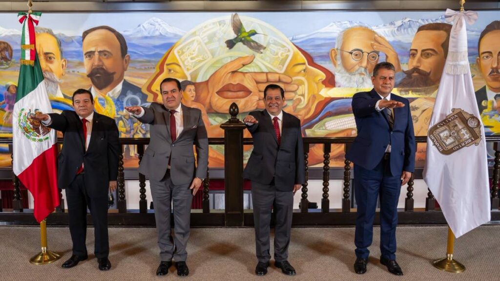 Nuevos funcionarios toman protesta en Edomex