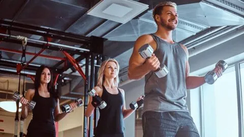 El ejercicio ayuda a prevenir el estrés en la mediana edad, revela un estudio