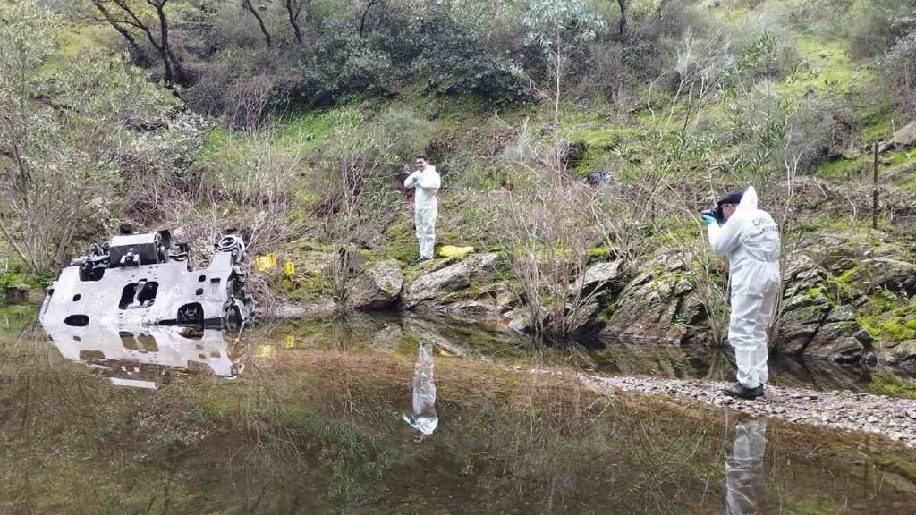 Encuentran más cuerpos en choque de trenes en España; suman 45 fallecidos.