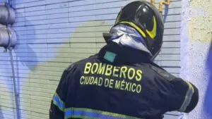 Fuerte explosión por acumulación de gas en Paseos de Taxqueña; imágenes de daños en departamentos