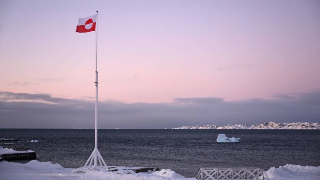 Trump se enfrenta a Dinamarca por el control de Groenlandia y no descarta el uso de la fuerza