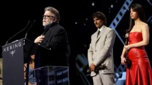 Guillermo del Toro anuncia la muerte de su hermano y se ausenta de los Critics Choice Awards 2026