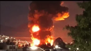Controlan incendio en bodega de Ecatepec; 130 personas fueron desalojadas