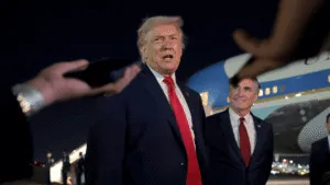 Trump lamenta atención al ICE en Minnesota y exige foco en políticos corruptos