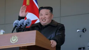 Kim Jong Un destituye en público a viceprimer ministro de Corea del Norte
