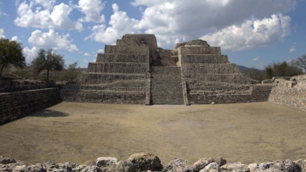 Toman posesión de zona arqueológica en Guanajuato.
