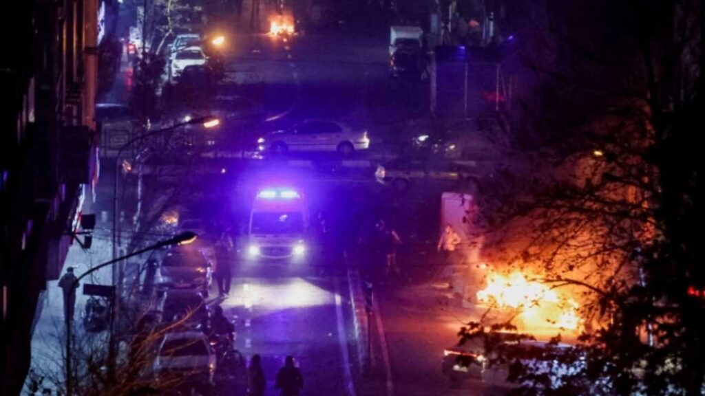 Condenan a muerte a joven que participó en protestas de Irán