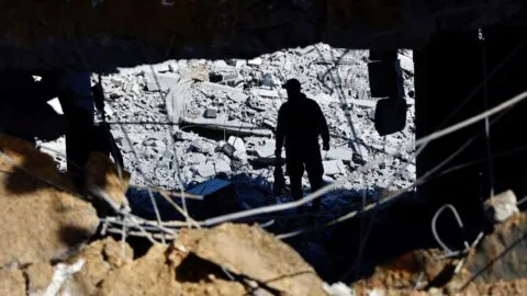 Israel realiza ataque aéreo en la Franja de Gaza; mueren 32 personas