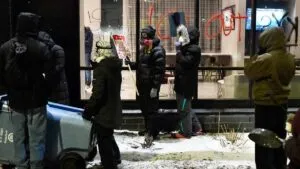 Jueza analizará frenar el despliegue de agentes migratorios en Minneapolis tras asesinato de Alex Pretti