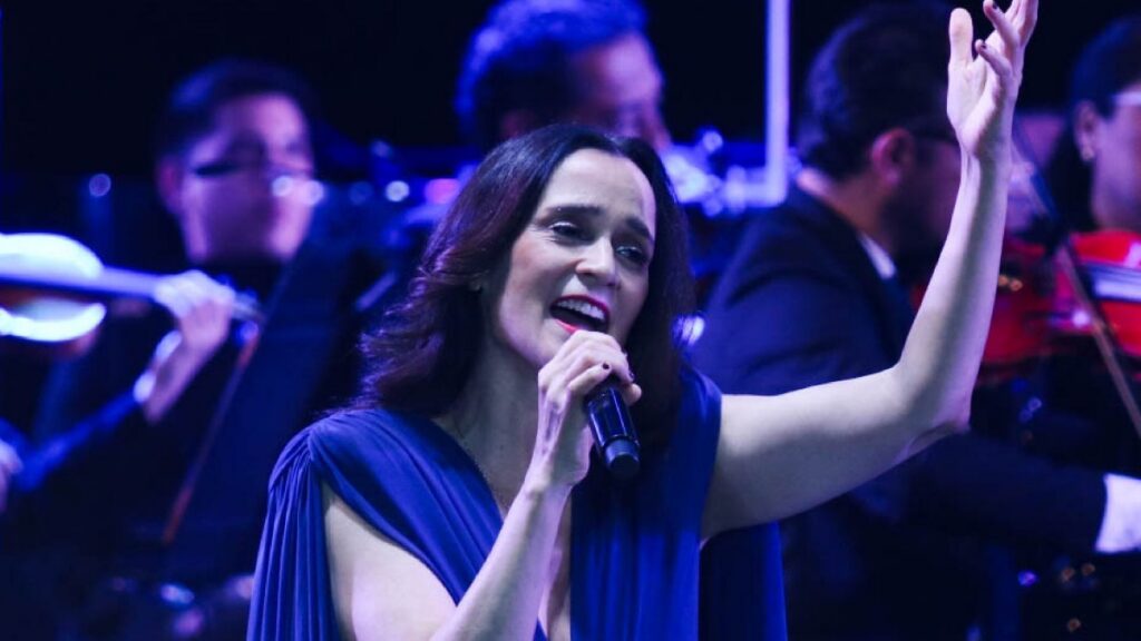 ¡Julieta Venegas vuelve a los escenarios! Anuncia gira para presentar su nuevo disco