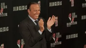 Esposa de Julio Iglesias lo respalda tras polémica de abuso sexual: “A tu lado, siempre”