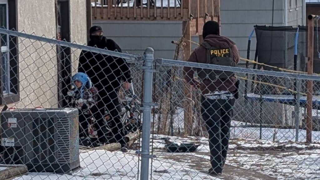 Juez federal frena la deportación de Liam Conejo Ramos, niño de 5 años detenido por ICE en Minnesota junto a su padre.