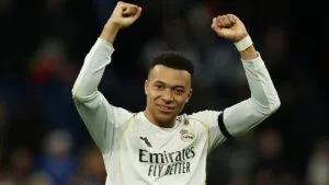 Real Madrid toma la cima de LaLiga provisionalmente tras vencer al Villarreal