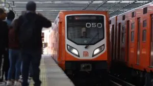 Reportan "explosión" y humo en Metro San Lázaro, de la Línea 1