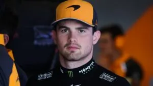 Pato O’Ward seguirá como piloto reserva de McLaren en 2026; coincidirá con Checo Pérez en la F1