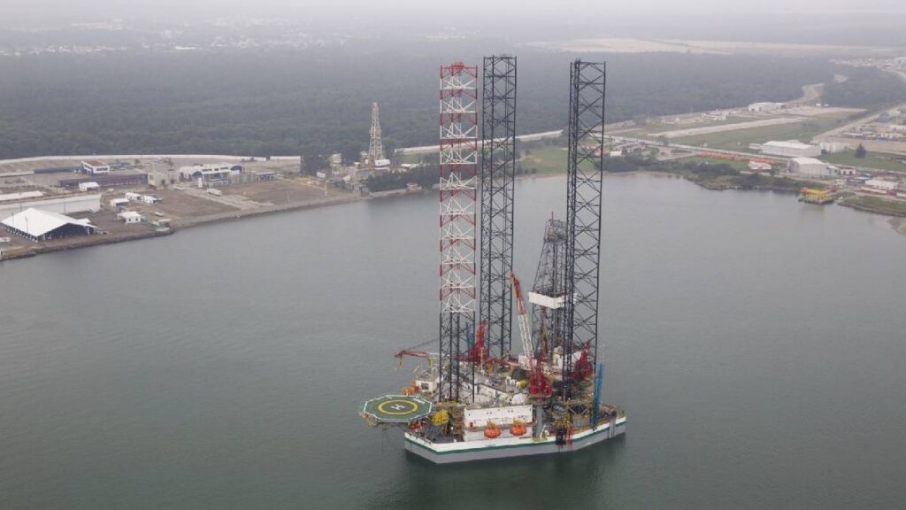 La venta de petróleo mexicano a Cuba volvió al centro del debate político tras los recientes acontecimientos en Venezuela y las críticas de la oposición