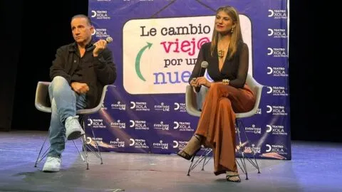 Plutarco Haza y María Aura se divierten en la obra “Le cambio su viej@ por un@ nuev@”