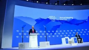 México, ausente en Davos y bajo presión política internacional