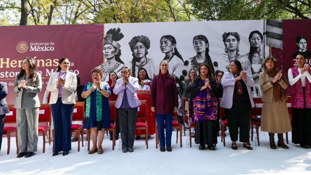 Sheinbaum, Develación de seis esculturas de mujeres ancestras. Foto: Uno Tv