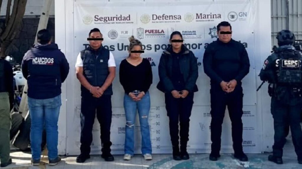 detienen-policias-ssc-puebla-la-barredora