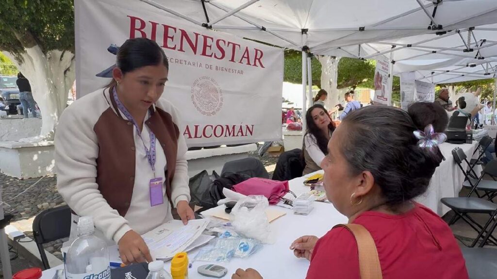 realizan-ferias-del-bienestar-en-coalcoman-y-uruapan