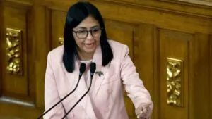 Delcy Rodríguez jura como presidenta interina de Venezuela