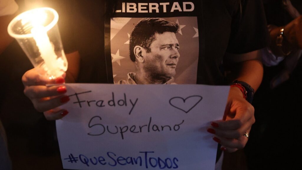 Policía en custodia muere en Venezuela. AFP