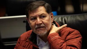 Así fue la agresión de Noroña a un mexicano que lo encaró en calles de Roma