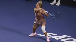 Renata Zarazúa muestra quemaduras solares y exhibe las altas temperaturas rumbo al Australian Open 2026