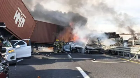 Carambola en la 57 provoca cierre de casi 2 horas en carretera Querétaro-SLP