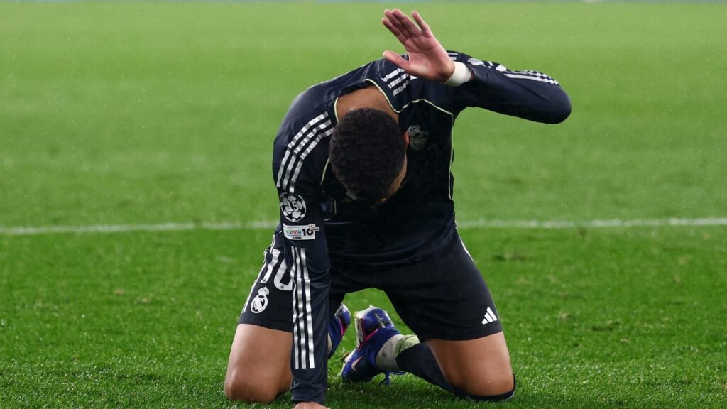 El Madrid es sorprendido por el Benfica y tendrá que jugarse la vida en el playoff de la Champions League