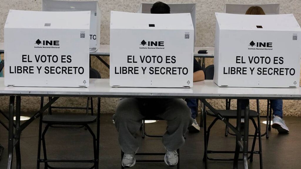 Javier Solórzano habla de la Reforma Electoral.