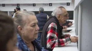 Ofrecen 25% de descuento en el pago del refrendo para personas mayores de 65 años en Nuevo León