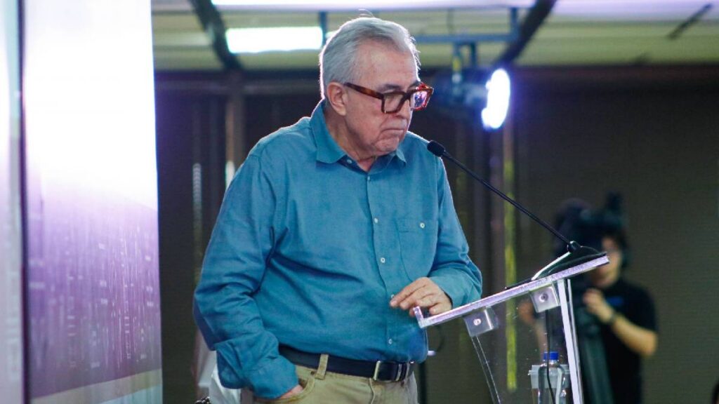 Sergio Torres Félix permanece grave tras ataque armado en Culiacán; Elizabeth Montoya está fuera de peligro.