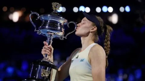 Elena Rybakina vence a Aryna Sabalenka y levanta su segundo Grand Slam