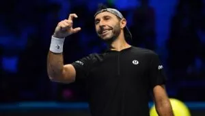 Santiago González avanza a segunda ronda del Abierto de Australia 2026