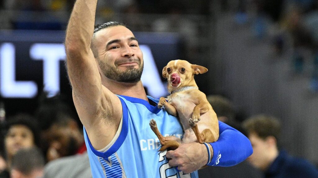 “Scooby”, el perro viral de la NBA que hizo un volcada de 360 grados