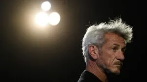 ¿Otra vez? Sean Penn vuelve a la polémica por el Chapo Guzmán en los Globos de Oro 2026