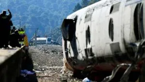 Suman 43 personas muertas en el choque de trenes en Adamuz, España